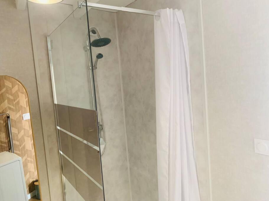 L'Ecolier Futuroscope 4 Personnes Lägenhet Beaumont  Exteriör bild